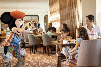 Breakfast à la Art with Mickey & Friends